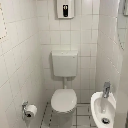 Monteur- Und Ferienunterkunft Mannheim-vogelstang Apartment *